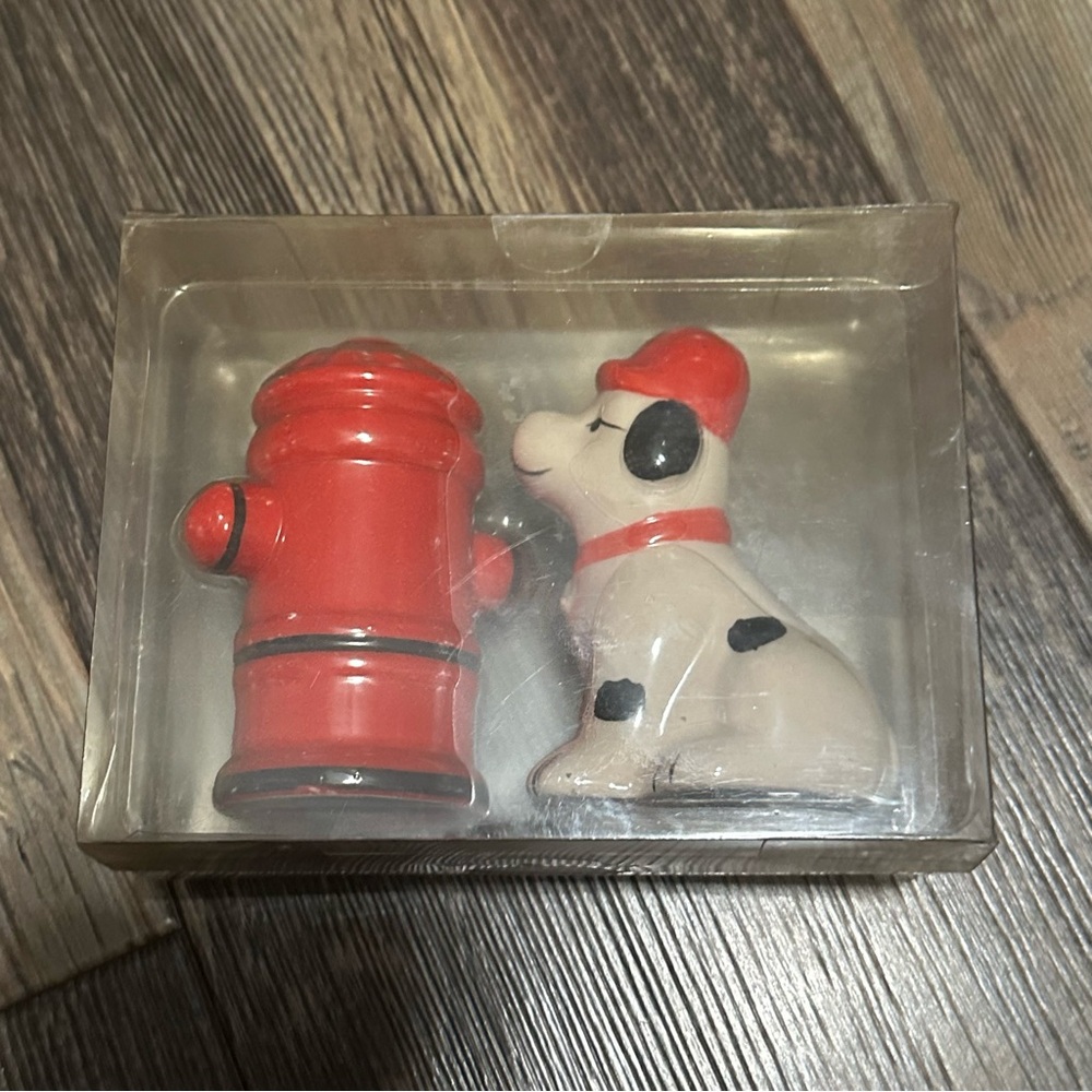 Great Gatherings salt and pepper shakers dog and fire hydrant